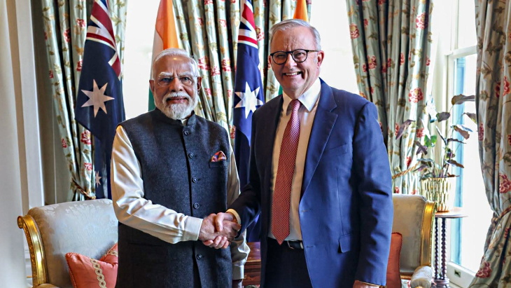 Australia agrees to export uranium to India