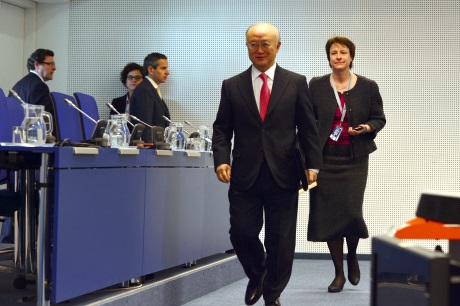 Amano at press conference (D Calma/IAEA)_460 Amano at press conference (D Calma/IAEA)_460