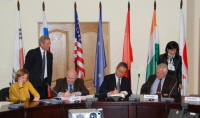 Signing the procurement arrangement (image: ITER) Signing the procurement arrangement (image: ITER)